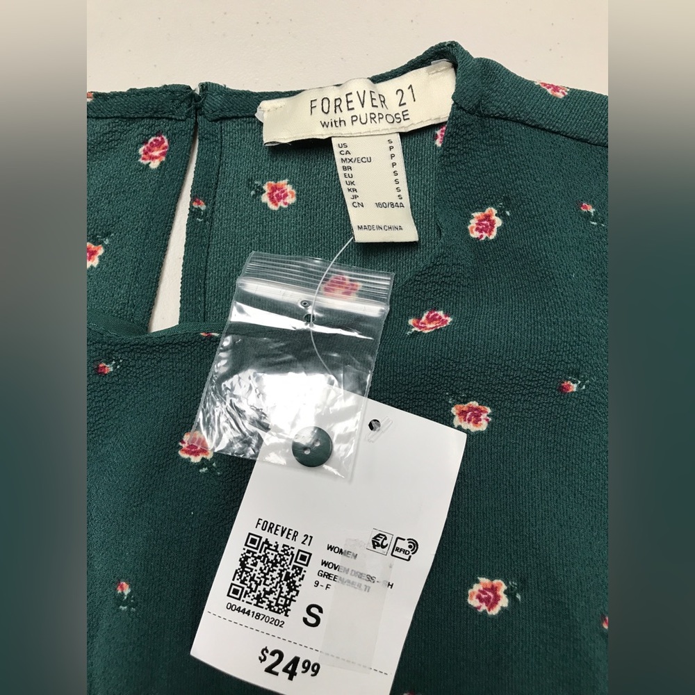 Forever 21 Green Ruffles Hem - Picture 10 of 12